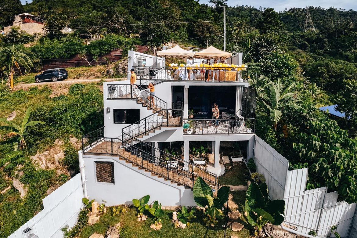5 Bedroom House for Sale in Guadalupe, Cebu City, Cebu