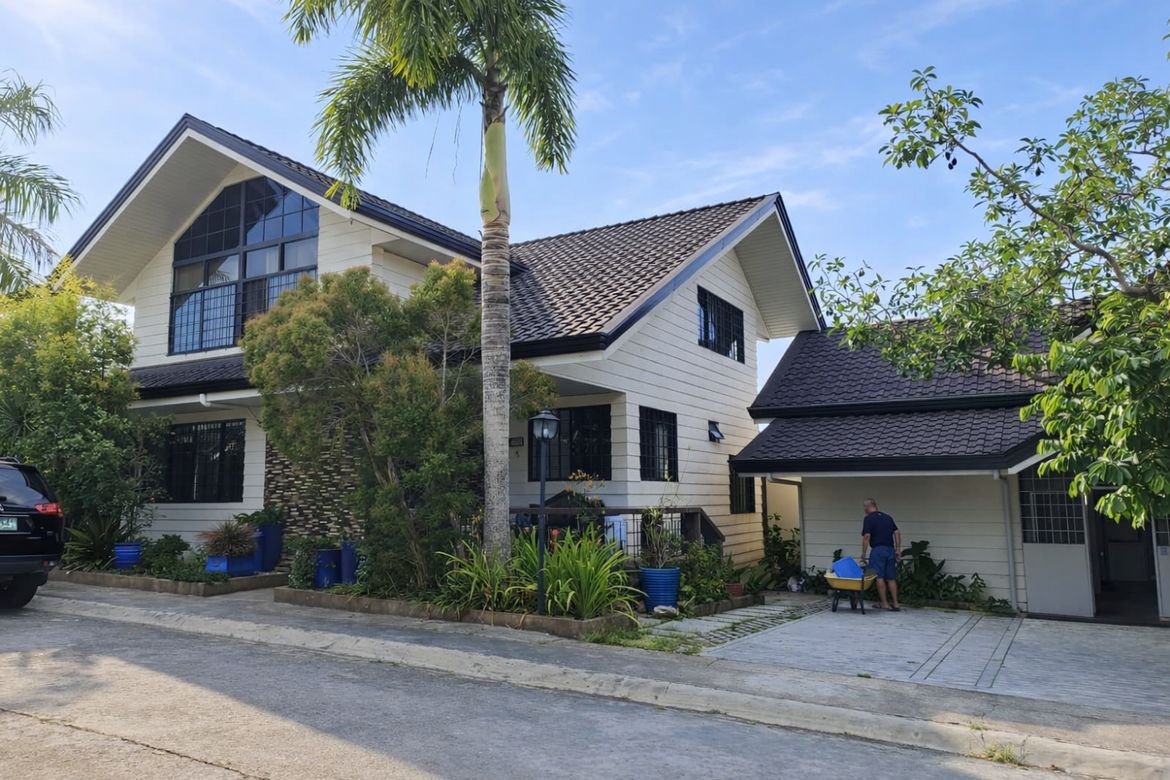 5 Bedroom House for Sale in Inchican, Silang, Cavite