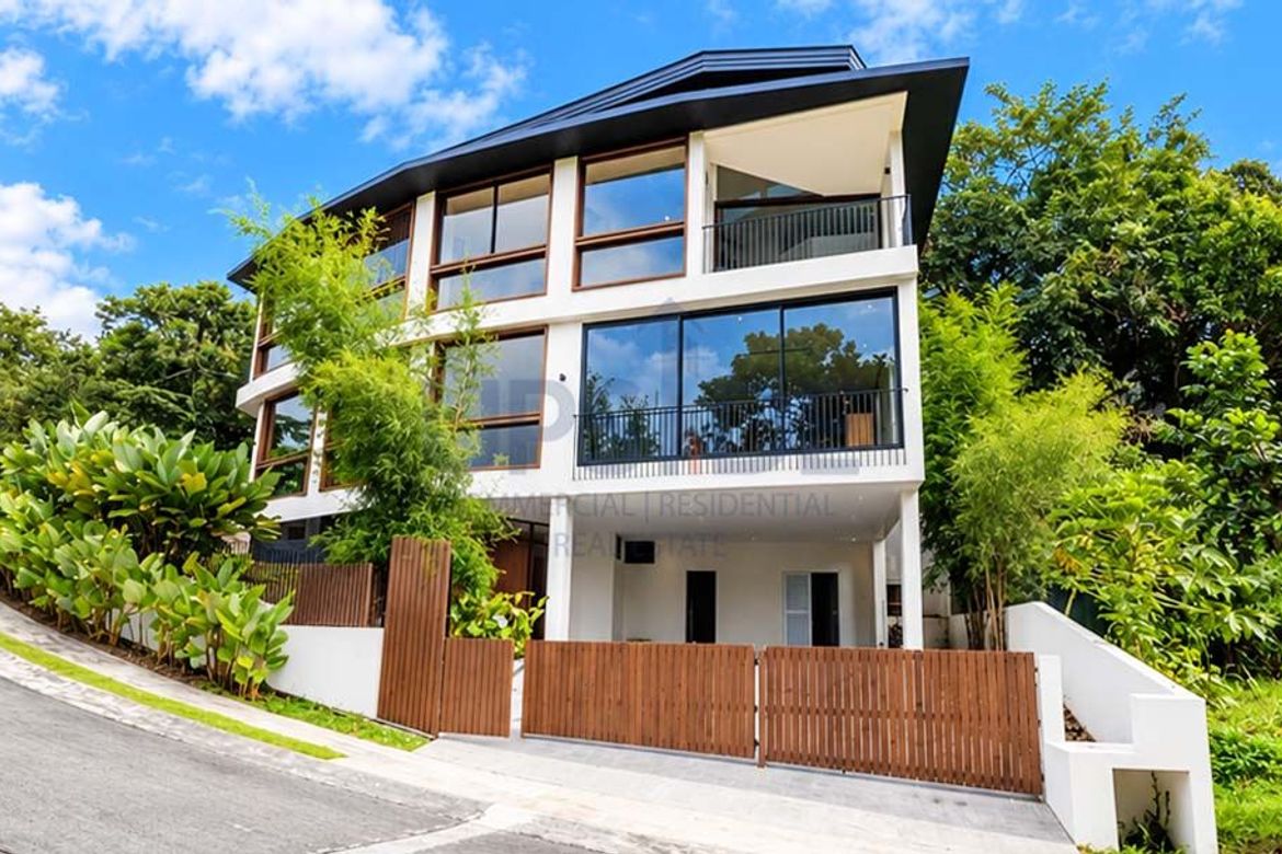5 Bedroom House for Sale in Inchican, Silang, Cavite