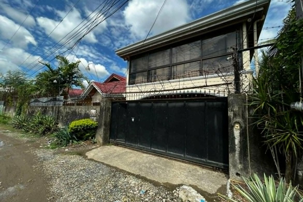 5 Bedroom House for Sale in Lawaan I, Talisay, Cebu