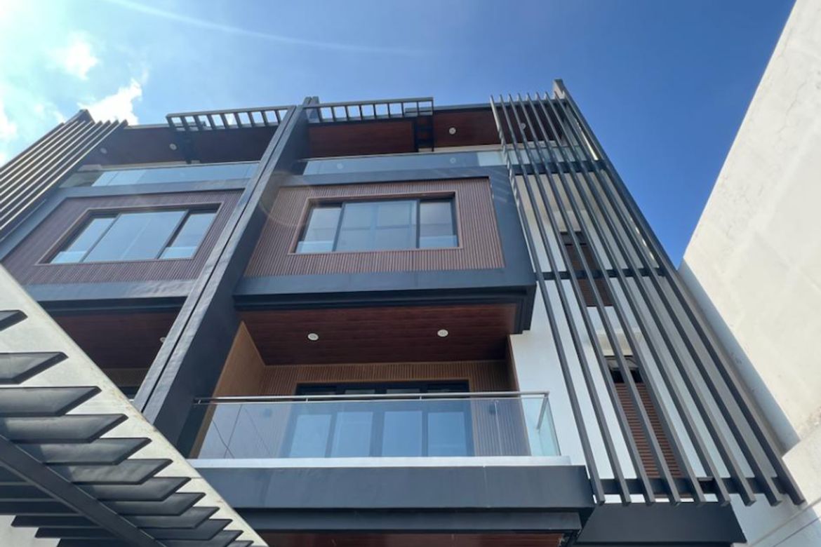 5 Bedroom House for Sale in Little Baguio, San Juan, Metro Manila