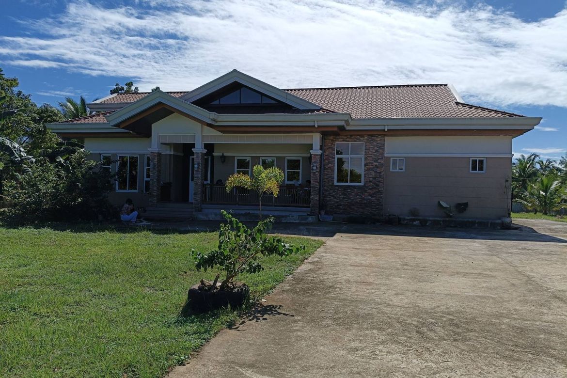 5 Bedroom House for Sale in Lourdes, Panglao, Bohol