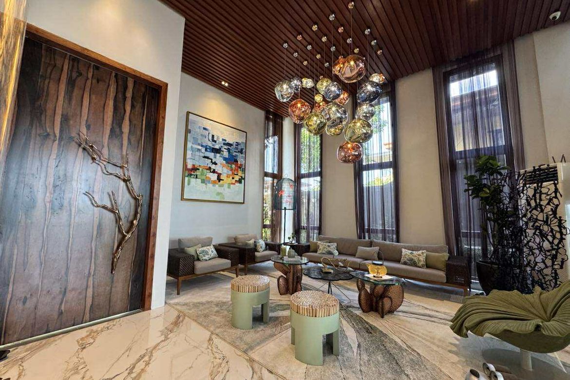5 Bedroom House for Sale in LOYOLA GRAND VILLAS, Ramon Magsaysay, Quezon City, Metro Manila near LRT-1 Roosevelt – photo 8