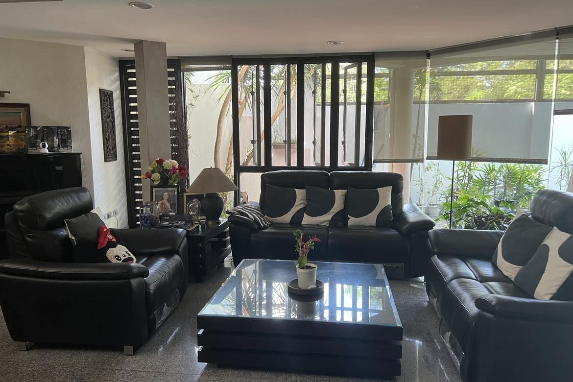 5 Bedroom House for Sale in LOYOLA GRAND VILLAS, Ramon Magsaysay, Quezon City, Metro Manila near LRT-1 Roosevelt – photo 4