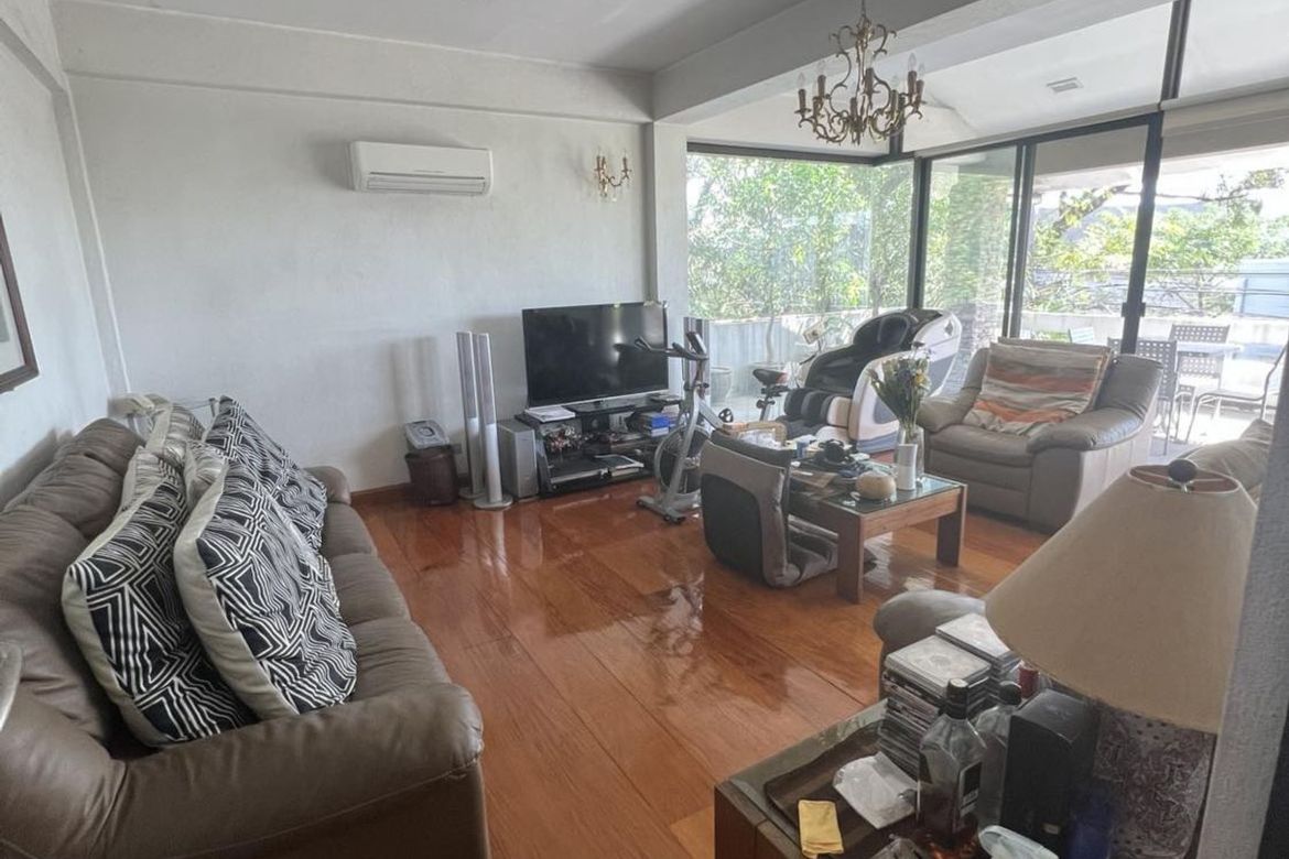5 Bedroom House for Sale in LOYOLA GRAND VILLAS, Ramon Magsaysay, Quezon City, Metro Manila near LRT-1 Roosevelt – photo 6
