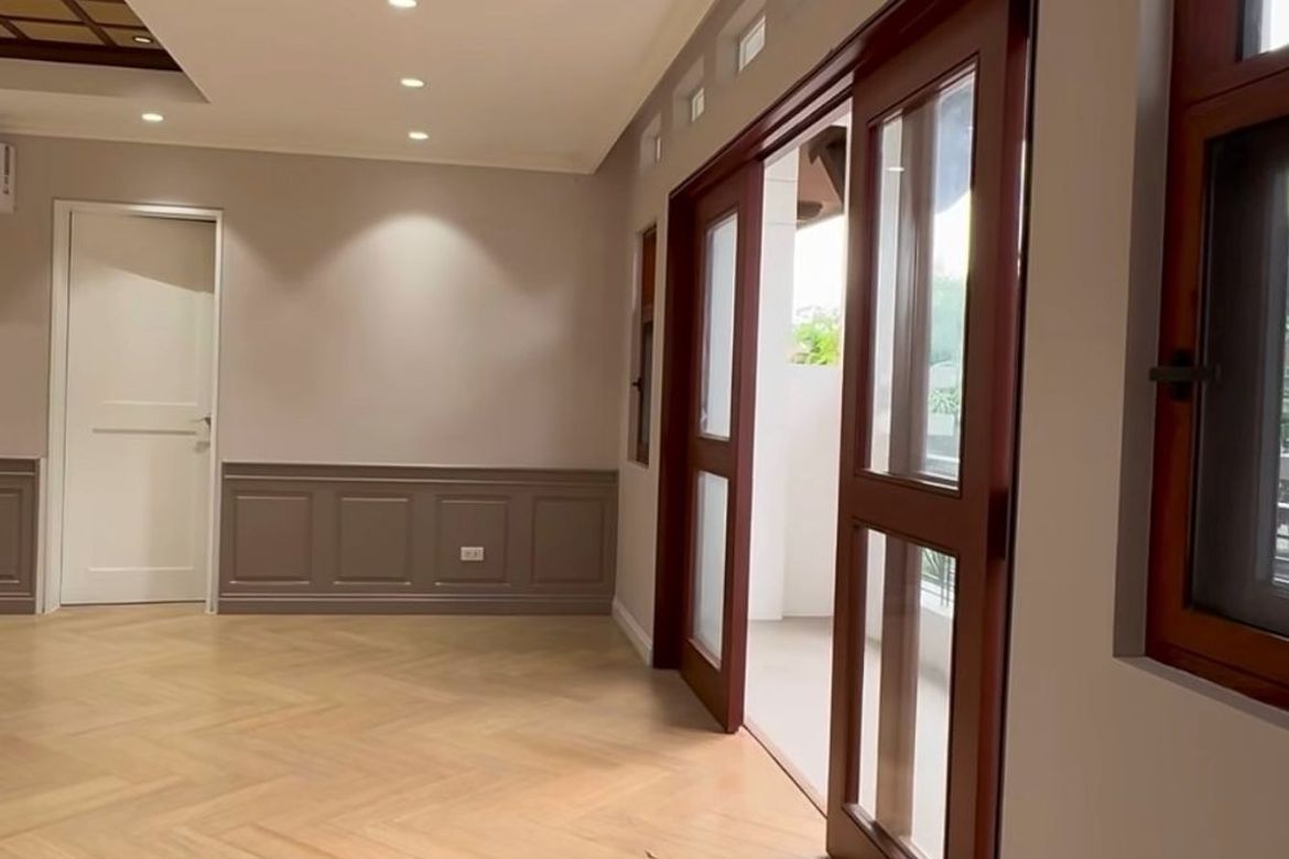 5 Bedroom House for Sale in LOYOLA GRAND VILLAS, Ramon Magsaysay, Quezon City, Metro Manila near LRT-1 Roosevelt – photo 6