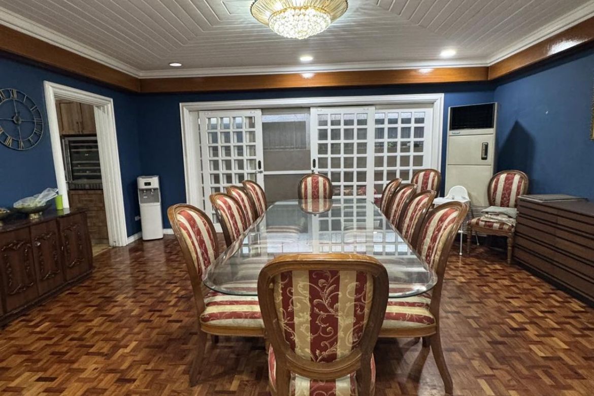 5 Bedroom House for Sale in Loyola Heights, Quezon City, Metro Manila near LRT-2 Katipunan – photo 4