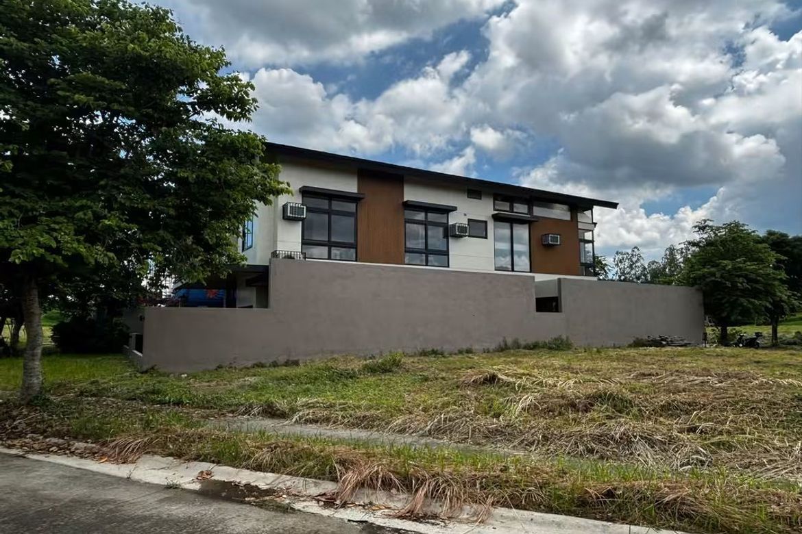 5 Bedroom House for Sale in Lumira Nuvali, Canlubang, Calamba, Laguna – photo 3