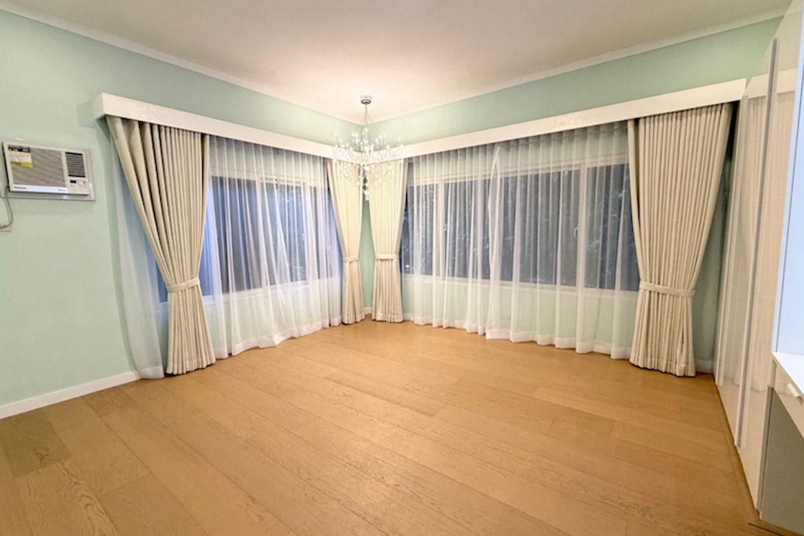 5 Bedroom House for Sale in Magallanes Village, Magallanes, Makati City near MRT-3 Magallanes – photo 6