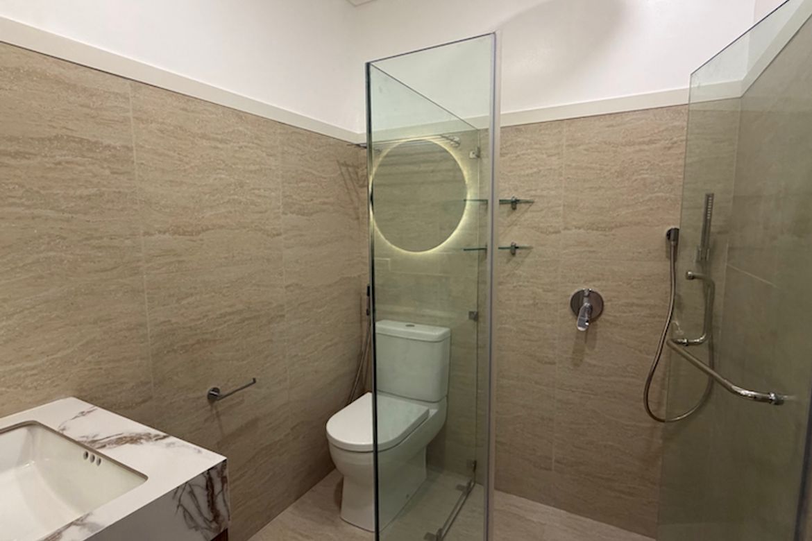 5 Bedroom House for Sale in Magallanes Village, Magallanes, Makati City near MRT-3 Magallanes – photo 8