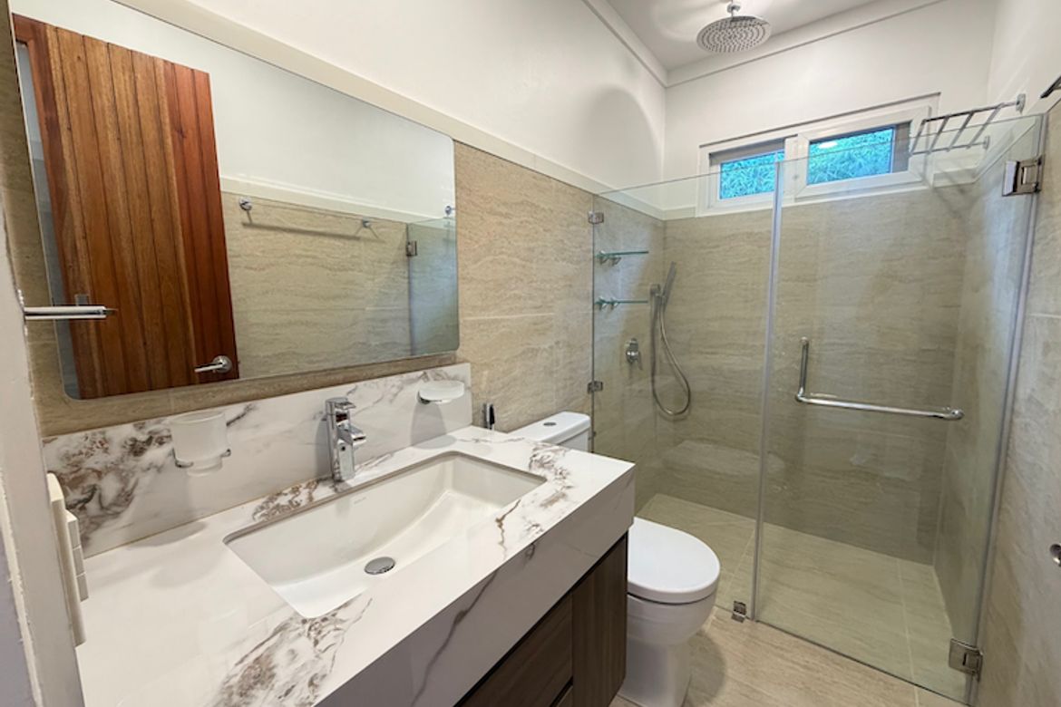 5 Bedroom House for Sale in Magallanes Village, Magallanes, Makati City near MRT-3 Magallanes – photo 10