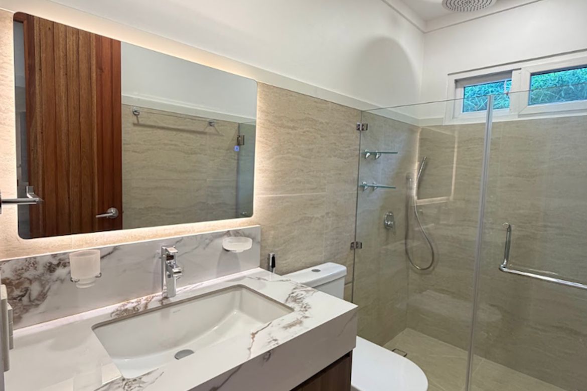 5 Bedroom House for Sale in Magallanes Village, Magallanes, Makati City near MRT-3 Magallanes – photo 12