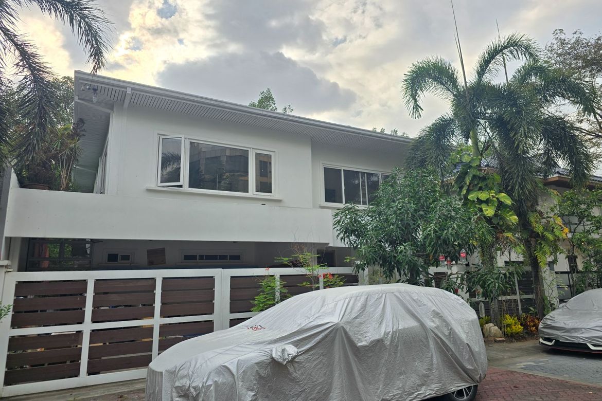 5 Bedroom House for Sale in Magallanes Village, Magallanes, Makati City near MRT-3 Magallanes – photo 2
