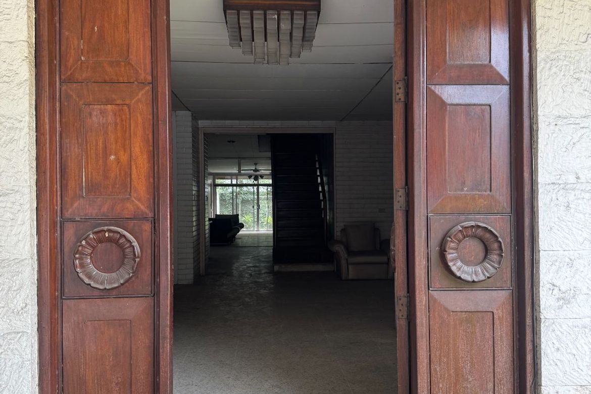 5 Bedroom House for Sale in Magallanes Village, Magallanes, Makati, Metro Manila near MRT-3 Magallanes – photo 5
