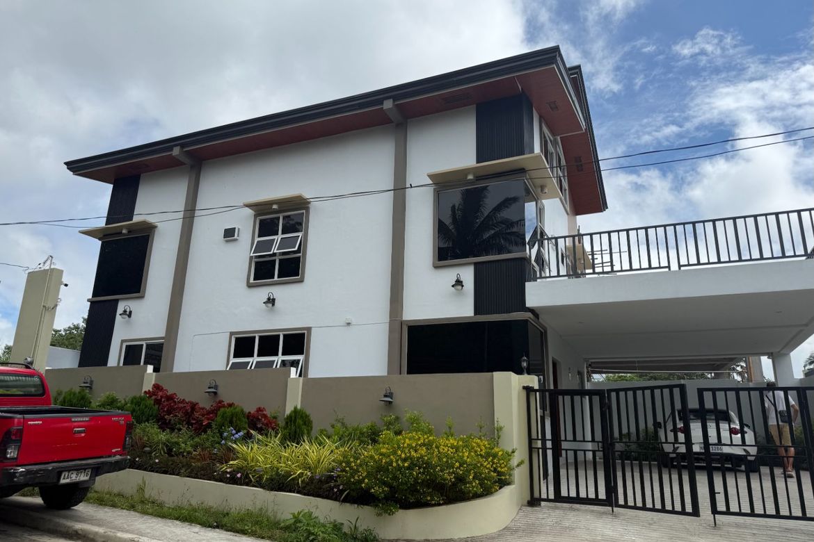 5 Bedroom House for Sale in Maitim 2nd West, Tagaytay, Cavite