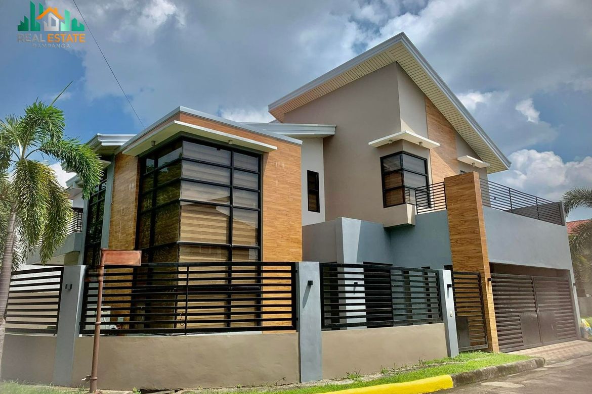5 Bedroom House for Sale in Malabanias, Angeles, Pampanga