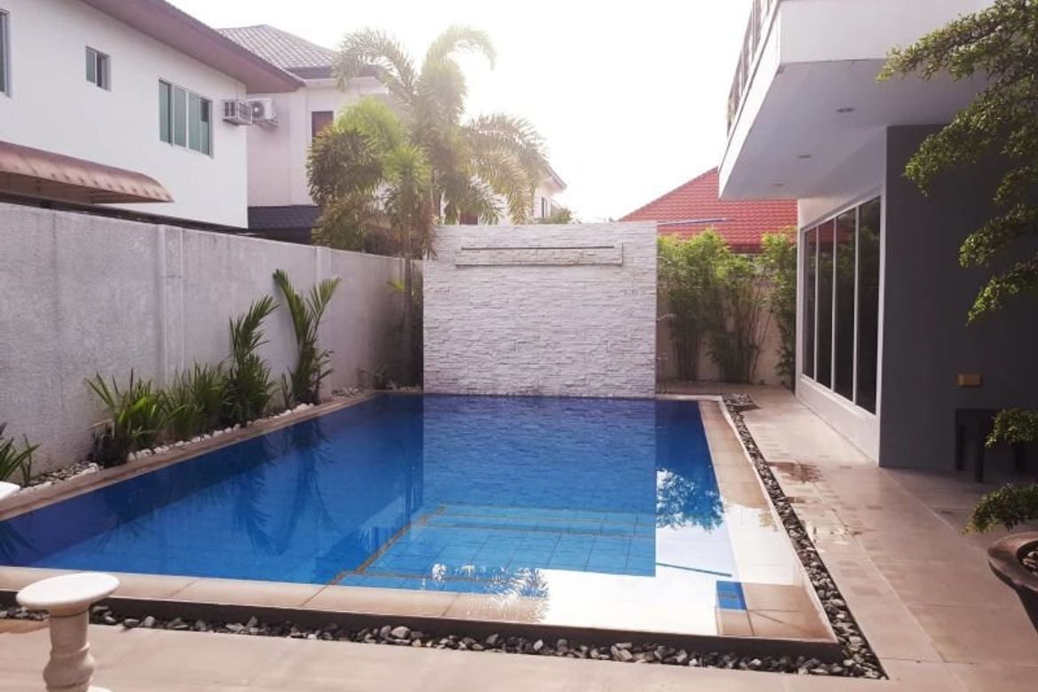 5 Bedroom House for Sale in Malabanias, Angeles, Pampanga – photo 2