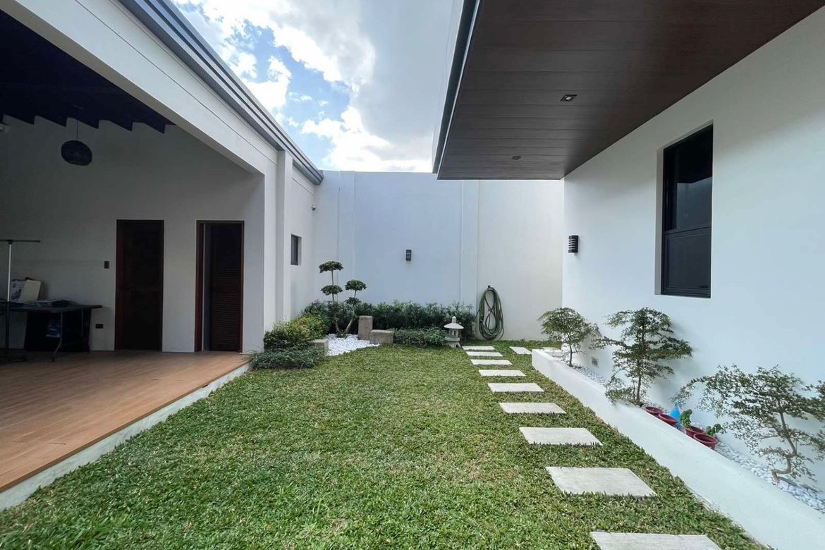 5 Bedroom House for Sale in Malinta, Valenzuela, Metro Manila – photo 2