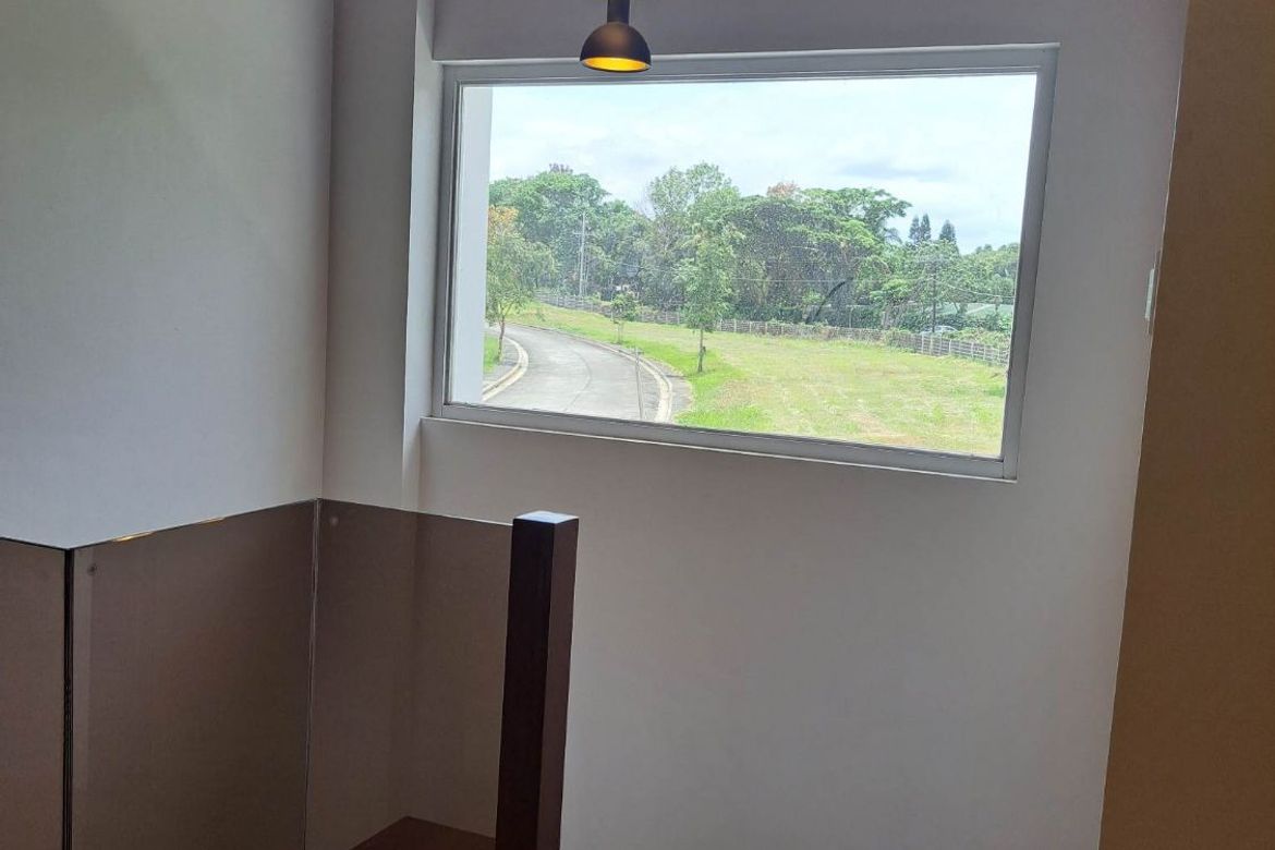 5 Bedroom House for Sale in Mangas I, Alfonso, Cavite