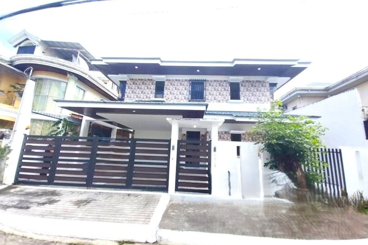 5 Bedroom House for Sale in Marcelo Green Village, Parañaque, Metro Manila