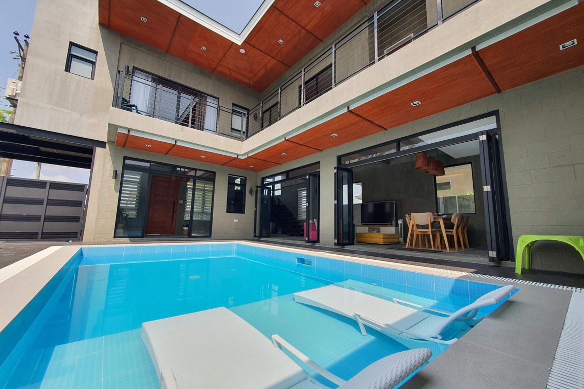 5 Bedroom House for Sale in Maribago, Lapu-Lapu, Cebu