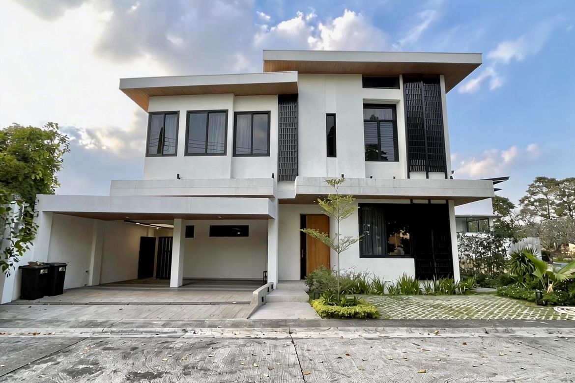 5 Bedroom House for Sale in Marquee Place, Pulung Maragul, Angeles, Pampanga