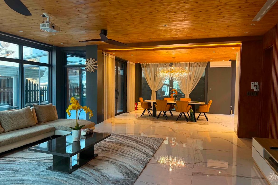 5 Bedroom House for Sale in Matandang Balara, Quezon City, Metro Manila