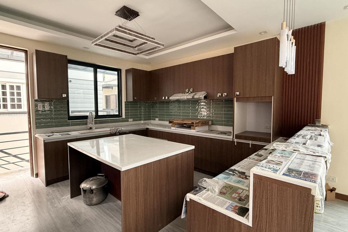 5 Bedroom House for Sale in Matandang Balara, Quezon City, Metro Manila