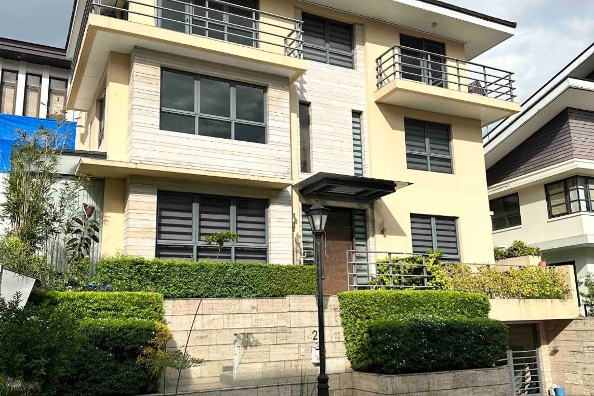 5 Bedroom House for Sale in McKinley Hill, Taguig, Metro Manila