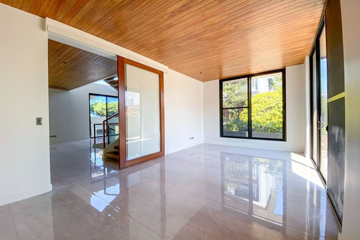 5 Bedroom House for Sale in McKinley Hill, Taguig, Metro Manila – photo 3