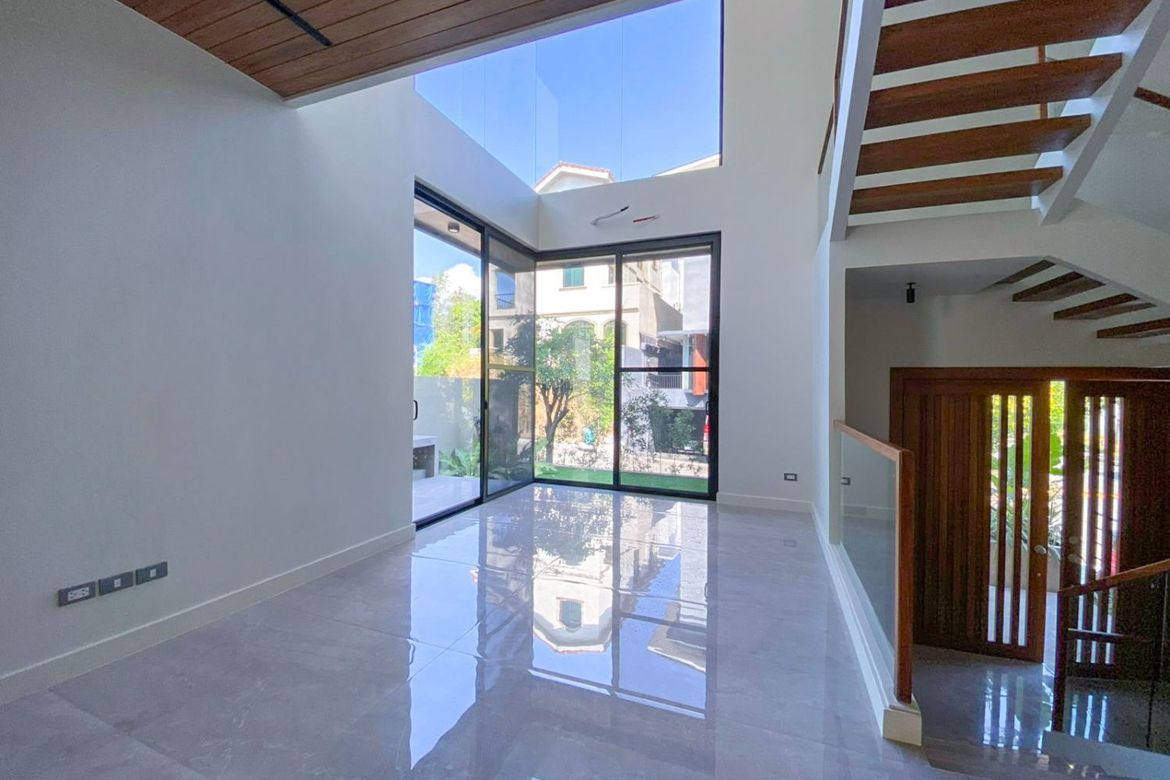 5 Bedroom House for Sale in McKinley Hill, Taguig, Metro Manila – photo 8