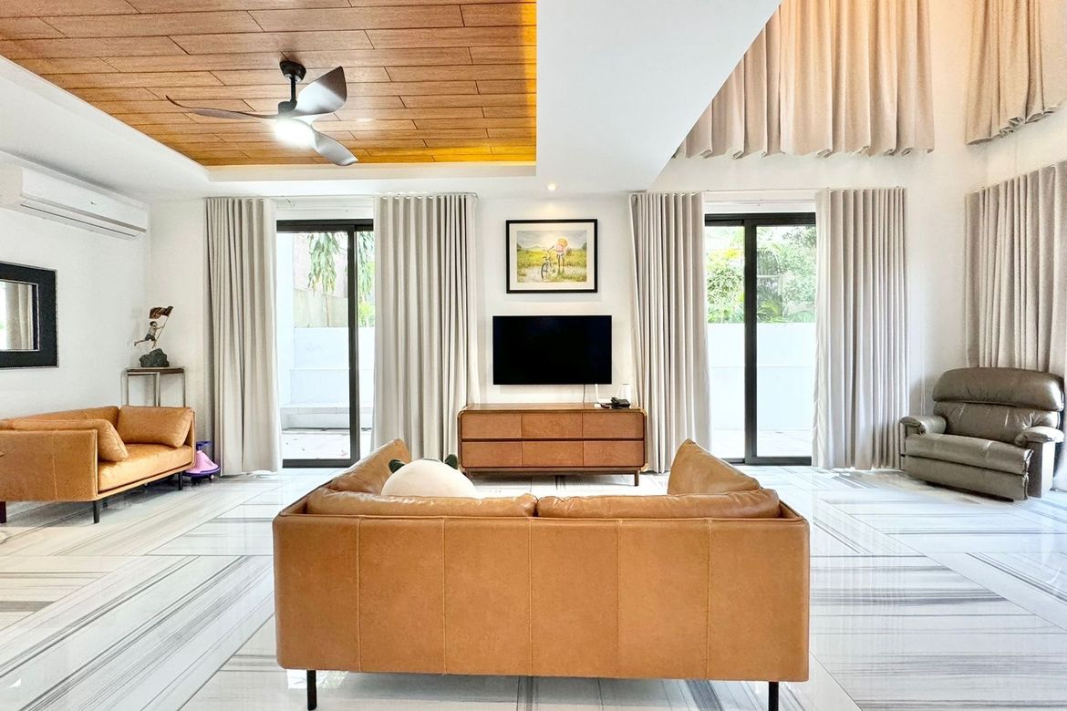 5 Bedroom House for Sale in McKinley Hill Village, McKinley Hill, Taguig, Metro Manila
