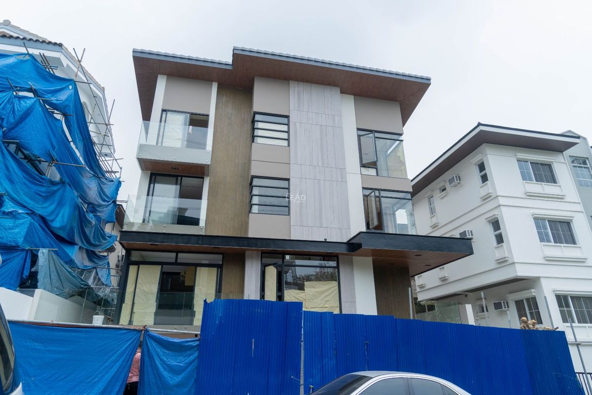 5 Bedroom House for Sale in McKinley Hill Village, McKinley Hill, Taguig, Metro Manila – photo 2