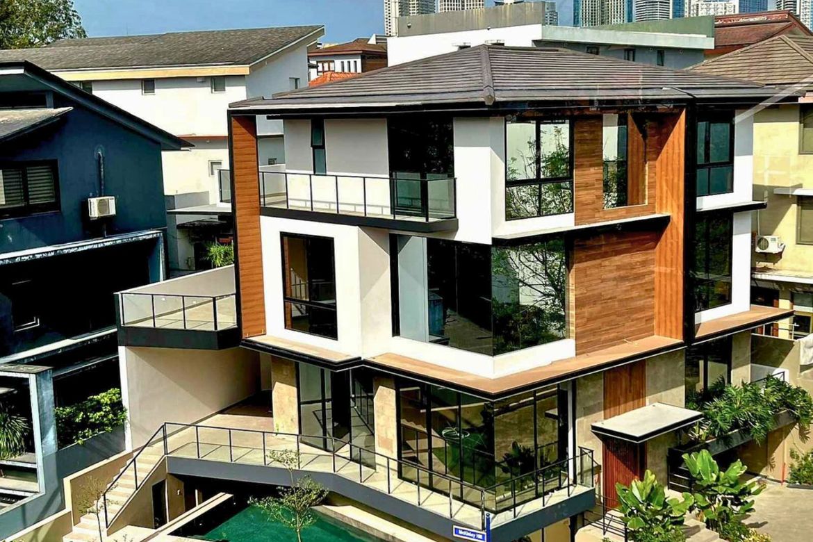 5 Bedroom House for Sale in McKinley Hill Village, McKinley Hill, Taguig, Metro Manila