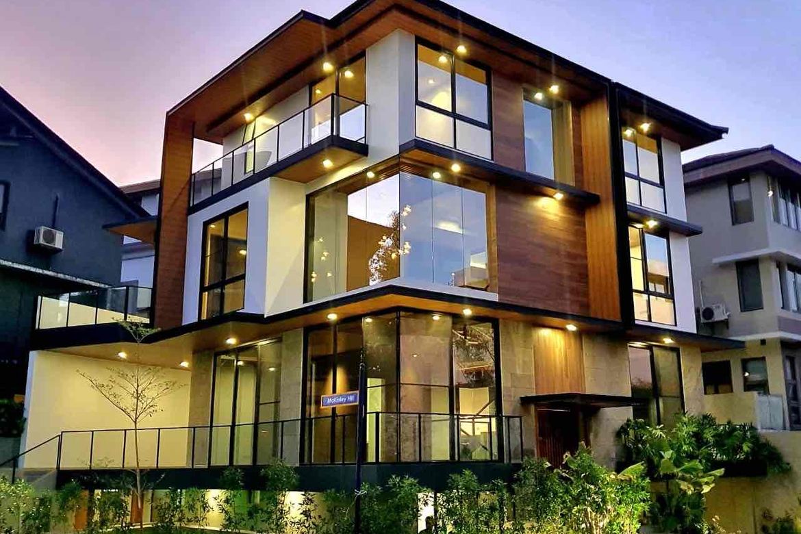5 Bedroom House for Sale in McKinley Hill Village, McKinley Hill, Taguig, Metro Manila