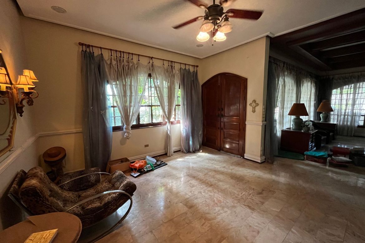 5 Bedroom House for Sale in Merville, Parañaque, Metro Manila – photo 3