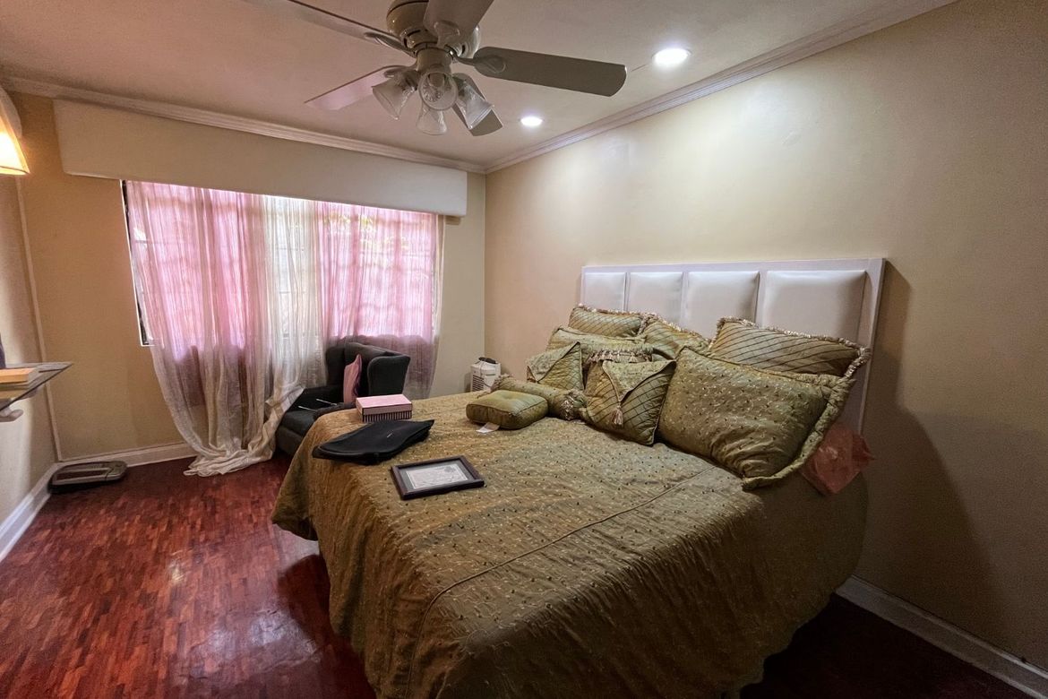 5 Bedroom House for Sale in Merville, Parañaque, Metro Manila – photo 4