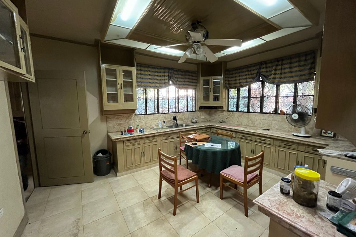 5 Bedroom House for Sale in Merville, Parañaque, Metro Manila – photo 6