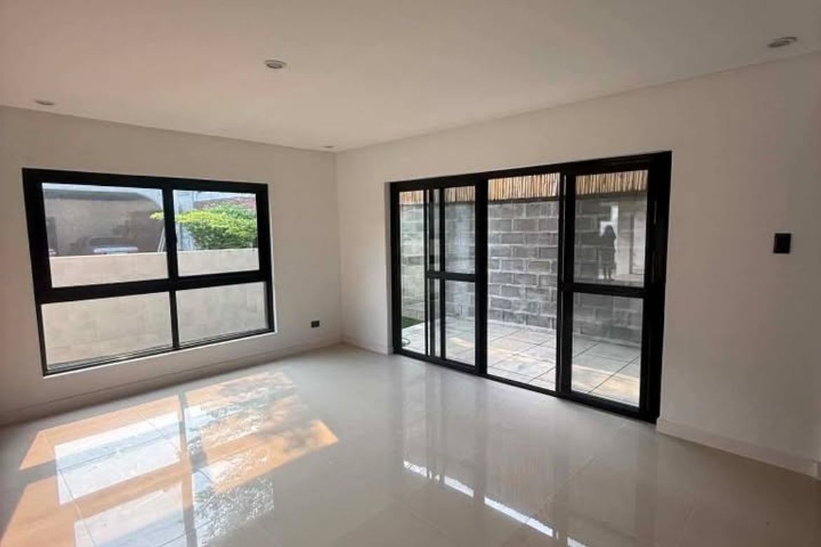5 Bedroom House for Sale in Merville, Parañaque, Metro Manila – photo 4