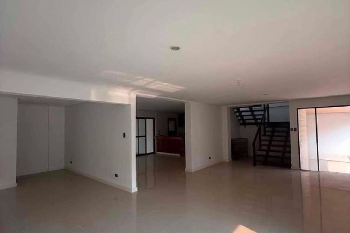 5 Bedroom House for Sale in Merville, Parañaque, Metro Manila – photo 6