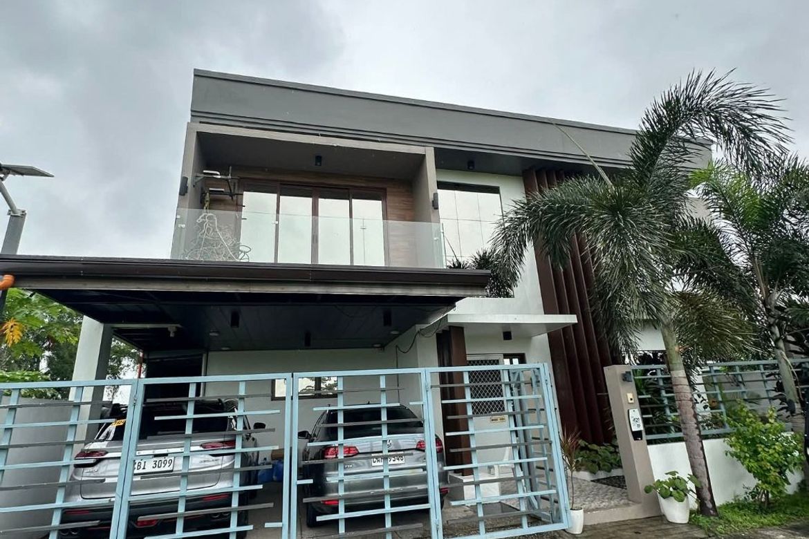 5 Bedroom House for Sale in Mining, Angeles, Pampanga