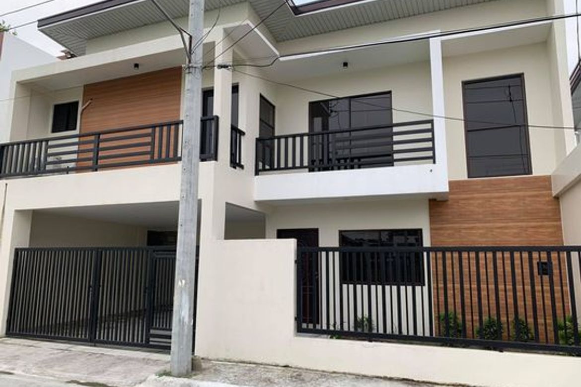 5 Bedroom House for Sale in Mining, Angeles, Pampanga