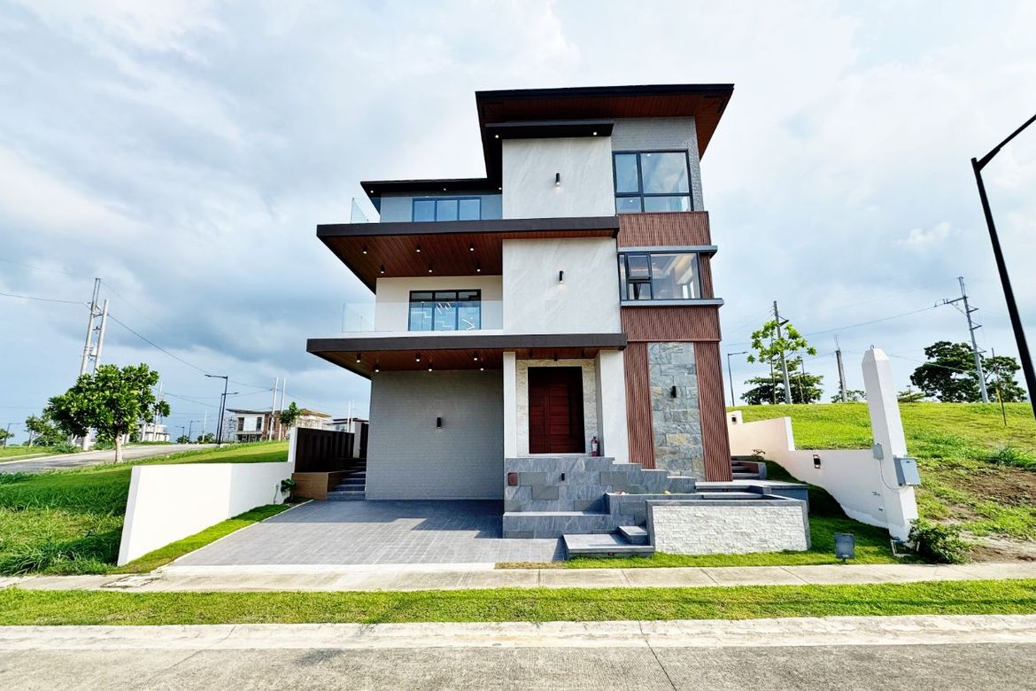 5 Bedroom House for Sale in Mondia NUVALI, Canlubang, Calamba, Laguna – photo 2