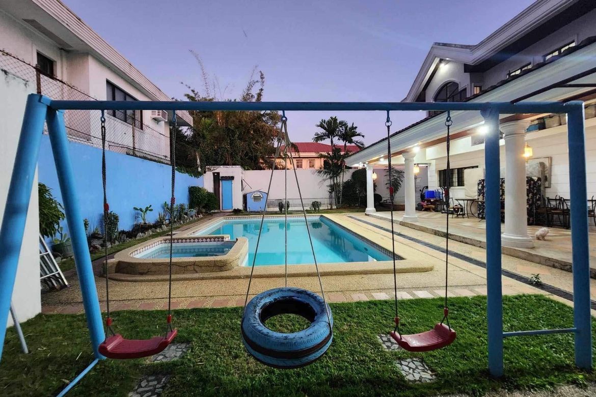 5 Bedroom House for Sale in Moonwalk, Parañaque, Metro Manila – photo 4