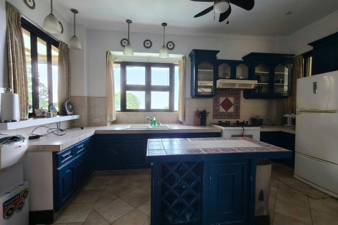 5 Bedroom House for Sale in Natipuan, Nasugbu, Batangas – photo 4