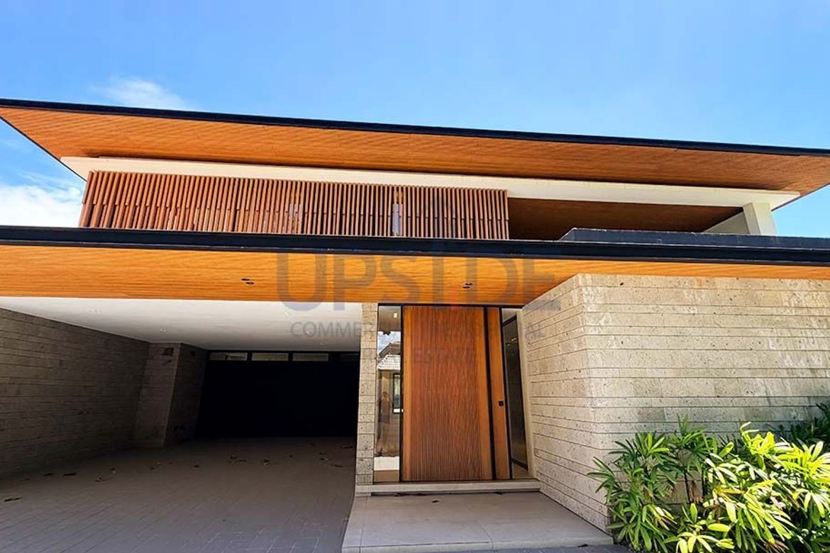 5 Bedroom House for Sale in New Alabang Village, Muntinlupa, Metro Manila