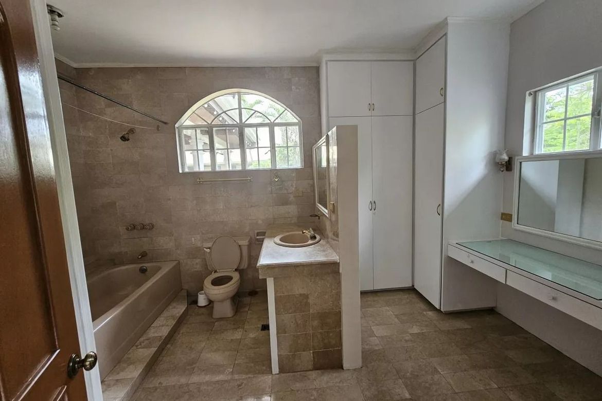 5 Bedroom House for Sale in New Alabang Village, Muntinlupa, Metro Manila – photo 8