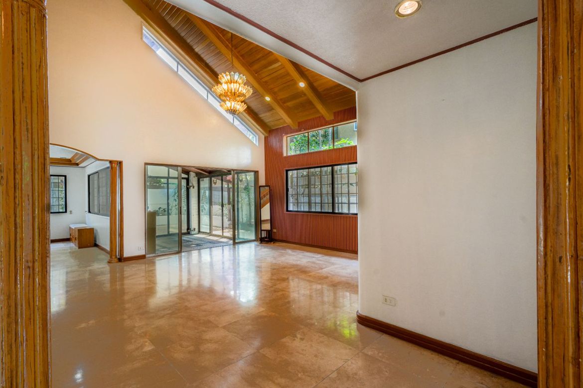 5 Bedroom House for Sale in New Alabang Village, Muntinlupa, Metro Manila – photo 3
