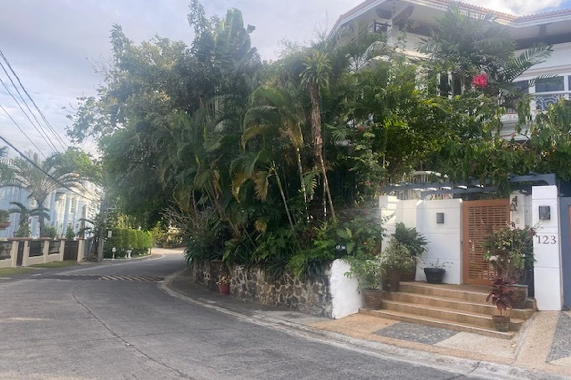 5 Bedroom House for Sale in New Alabang Village, Muntinlupa, Metro Manila – photo 4
