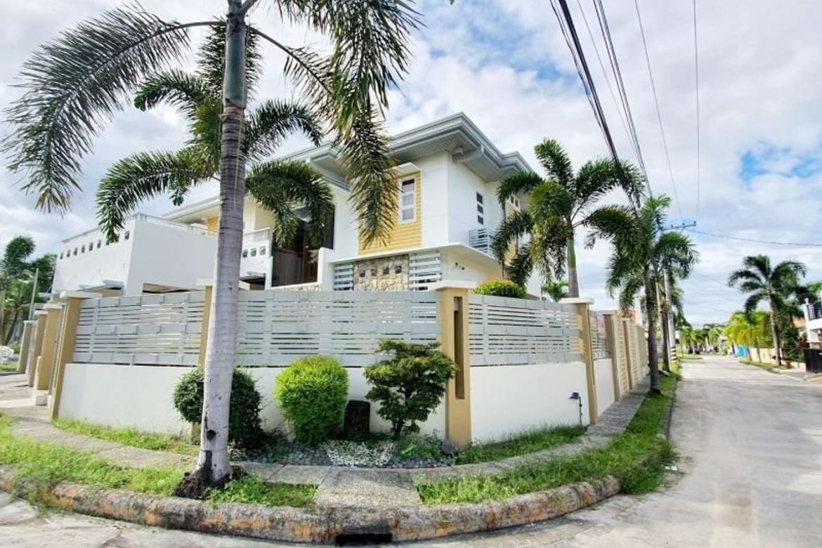 5 Bedroom House for Sale in Ninoy Aquino, Angeles, Pampanga